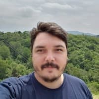 Desenvolvimento de Software no Mercado Atual: Perfil, Salários e Tecnologias em Alta